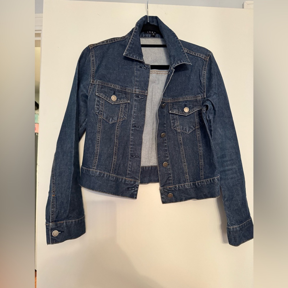 Theory jean Jacket. Used few times. Size M